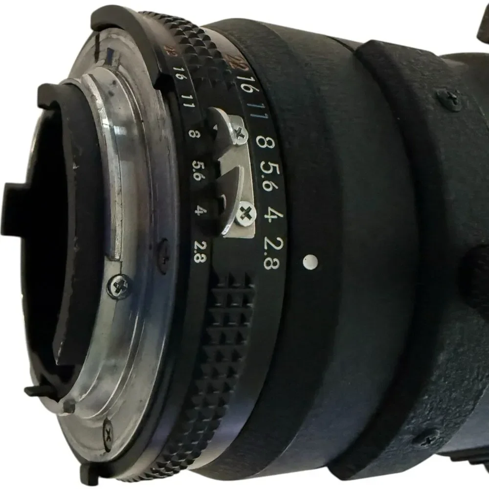 Nikon ED 300mm f2.8 AIS Lens